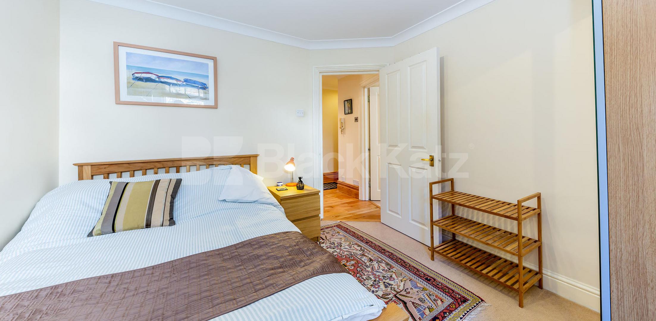 			MODERN 2 BED NEAR TUBE AND REGENTS PARK!, 2 Bedroom, 1 bath, 1 reception Flat			 Mornington Place , CAMDEN